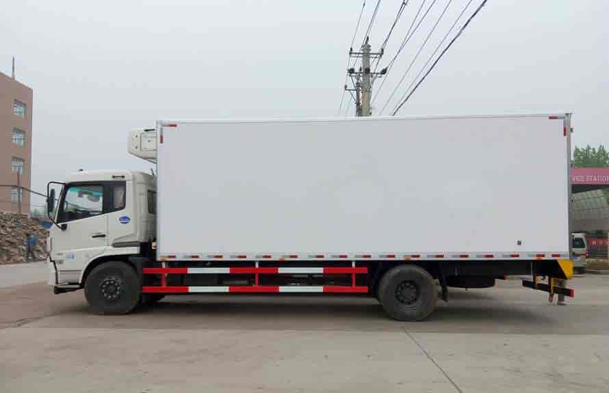 东风天锦6.1/7.4米冷藏车